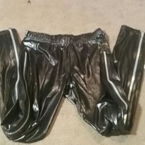 Womens S/M vip leg pants
